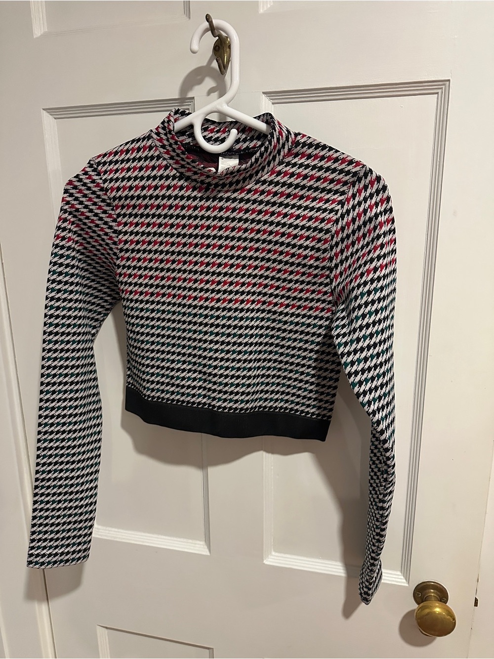 Fabletics Cropped Houndstooth Mock Neck Long Sleeve Top -Black, White & Pink (M)